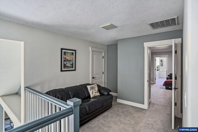 1697 Onyx St NW, Salem, OR 97304