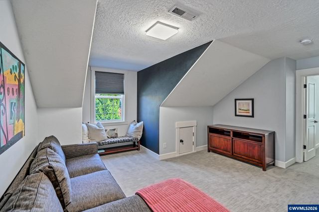 1697 Onyx St NW, Salem, OR 97304