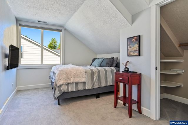1697 Onyx St NW, Salem, OR 97304