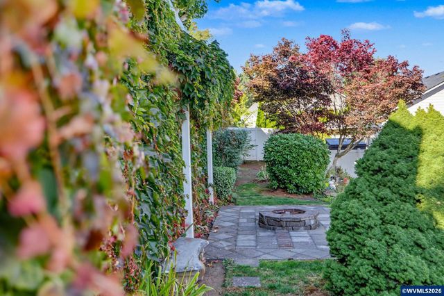 1697 Onyx St NW, Salem, OR 97304