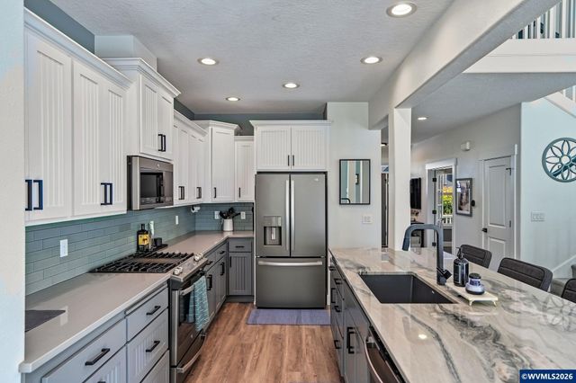 1697 Onyx St NW, Salem, OR 97304