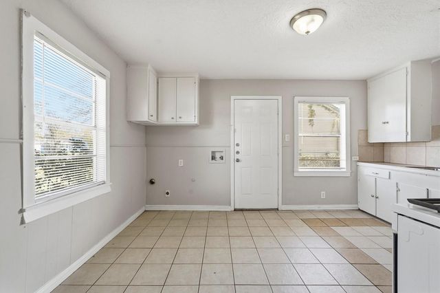 729 13th Avenue N, Texas City, TX 77590