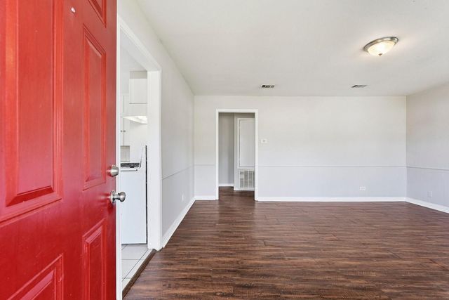 729 13th Avenue N, Texas City, TX 77590