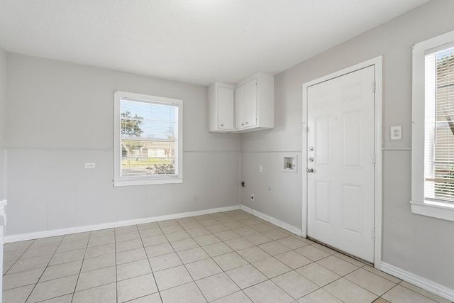 729 13th Avenue N, Texas City, TX 77590