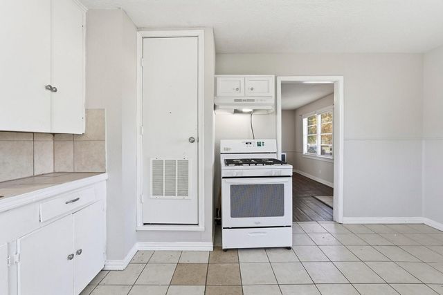 729 13th Avenue N, Texas City, TX 77590