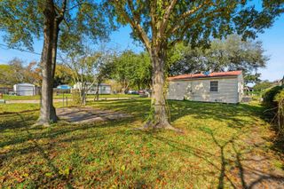 729 13th Avenue N, Texas City, TX 77590