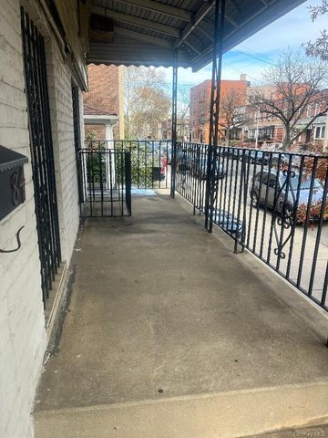 23-84 33rd, Astoria, NY 11105