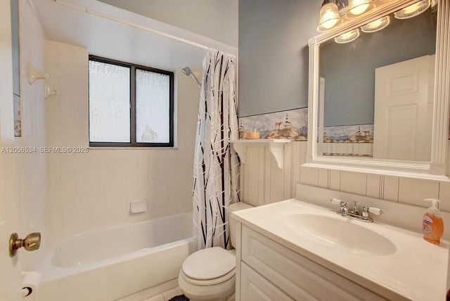16 Via De Casas Sur 201, Boynton Beach, FL 33426