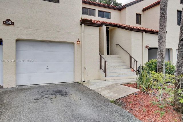 16 Via De Casas Sur 201, Boynton Beach, FL 33426