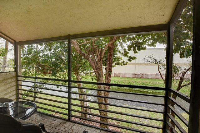 16 Via De Casas Sur 201, Boynton Beach, FL 33426