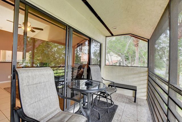 16 Via De Casas Sur 201, Boynton Beach, FL 33426