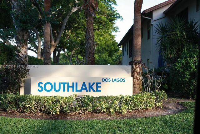 16 Via De Casas Sur 201, Boynton Beach, FL 33426