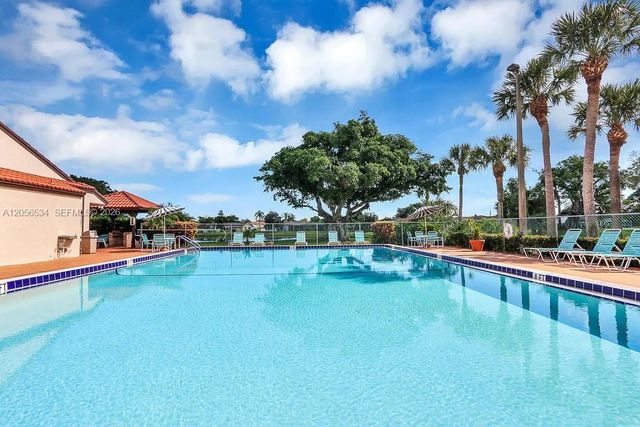 16 Via De Casas Sur 201, Boynton Beach, FL 33426