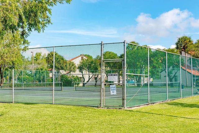 16 Via De Casas Sur 201, Boynton Beach, FL 33426