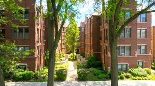 6751 N Artesian Avenue 1C, Chicago, IL 60645