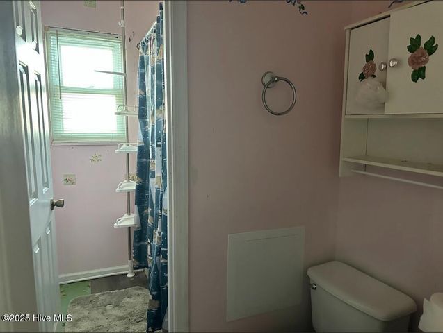 275 Salty Shores Road, Newport, NC 28570