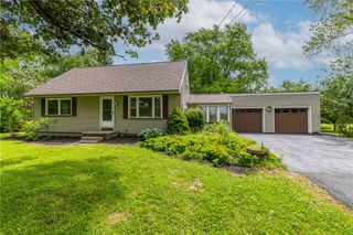 216 Middle Road, Henrietta, NY 14467