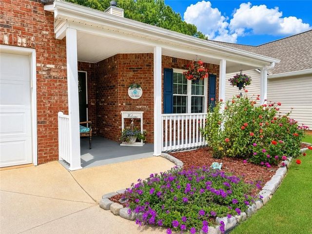 733 Jacoby Drive, Loganville, GA 30052