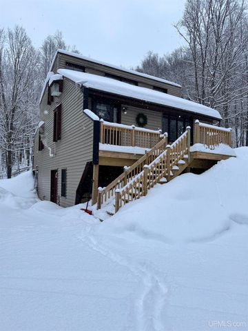 5481 Center Drive, Hurley, WI 54534