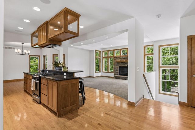 3958 Greystone Ridge, Eagan, MN 55122