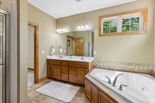 3958 Greystone Ridge, Eagan, MN 55122
