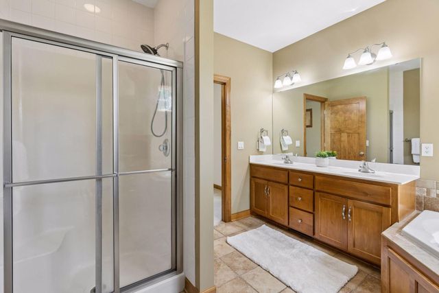 3958 Greystone Ridge, Eagan, MN 55122