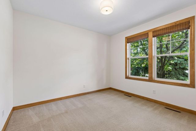 3958 Greystone Ridge, Eagan, MN 55122