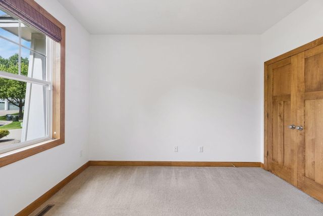 3958 Greystone Ridge, Eagan, MN 55122