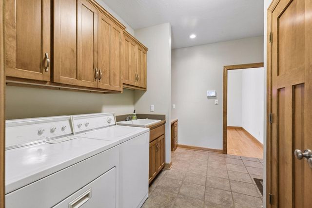 3958 Greystone Ridge, Eagan, MN 55122