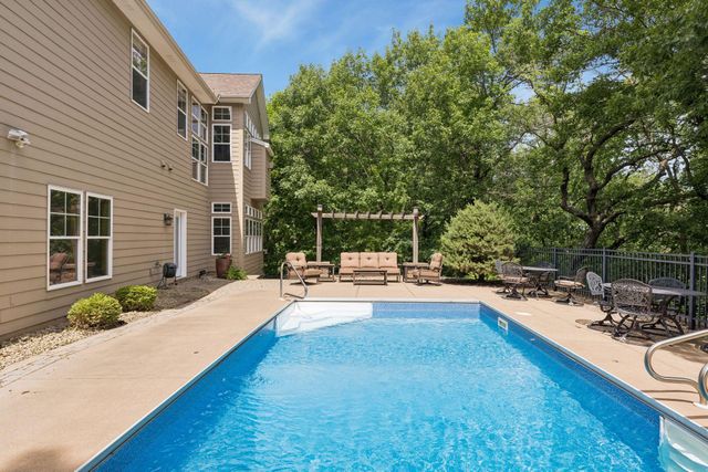 3958 Greystone Ridge, Eagan, MN 55122
