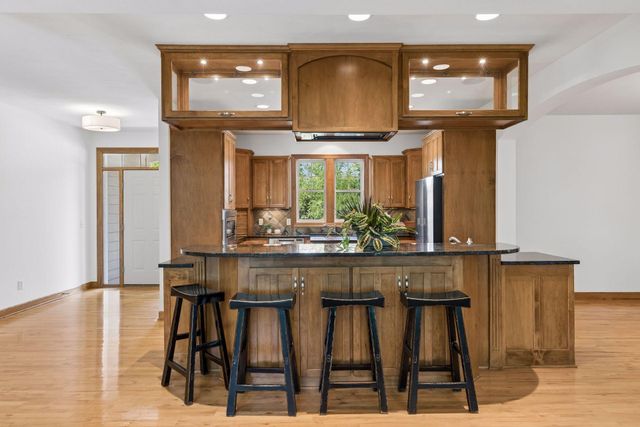 3958 Greystone Ridge, Eagan, MN 55122