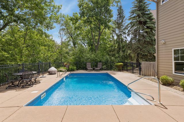 3958 Greystone Ridge, Eagan, MN 55122