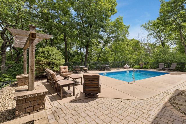 3958 Greystone Ridge, Eagan, MN 55122