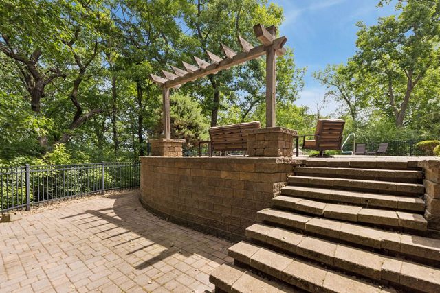 3958 Greystone Ridge, Eagan, MN 55122