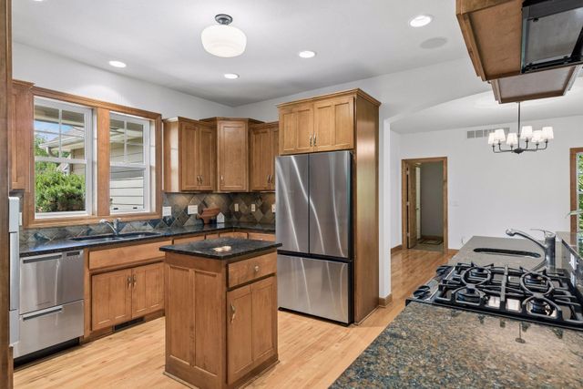 3958 Greystone Ridge, Eagan, MN 55122