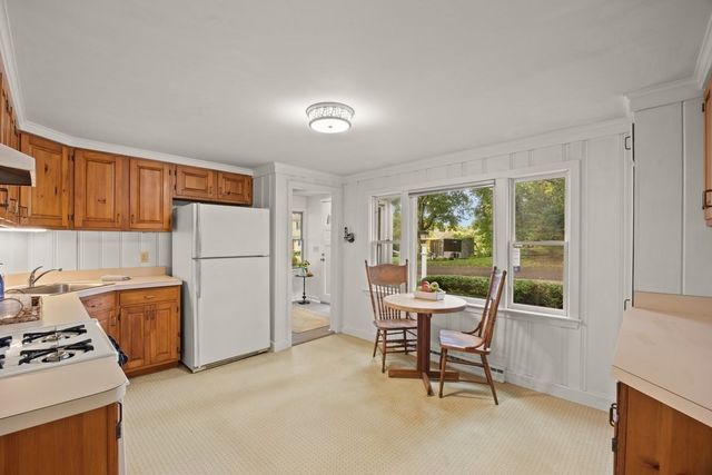 74 Arboretum Rd, Plymouth, MA 02360