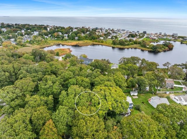 74 Arboretum Rd, Plymouth, MA 02360