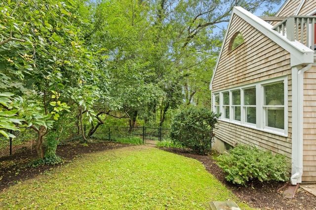 74 Arboretum Rd, Plymouth, MA 02360