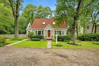 74 Arboretum Rd, Plymouth, MA 02360