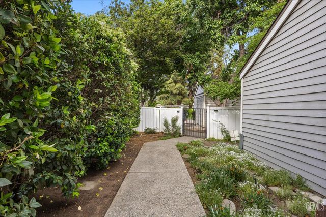 8000 Kroll Way 56, Bakersfield, CA 93311