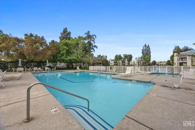 8000 Kroll Way 56, Bakersfield, CA 93311