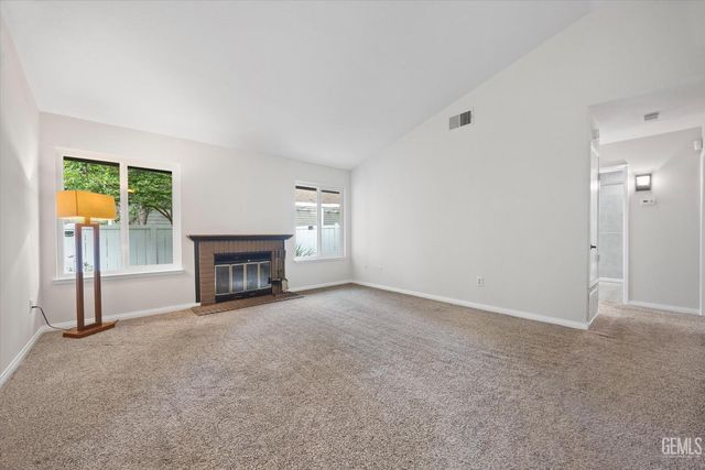 8000 Kroll Way 56, Bakersfield, CA 93311