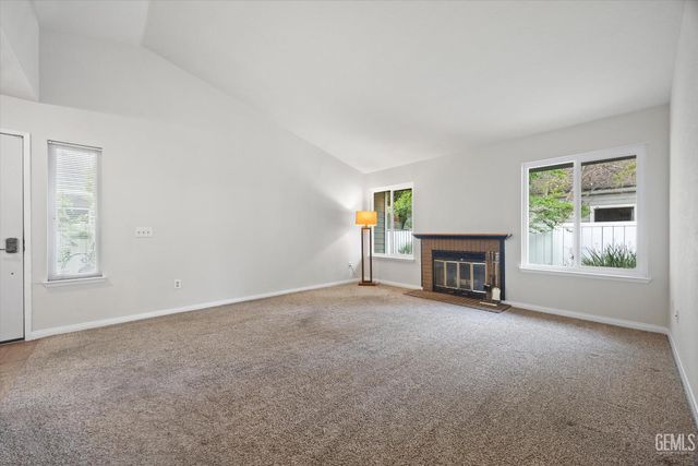 8000 Kroll Way 56, Bakersfield, CA 93311