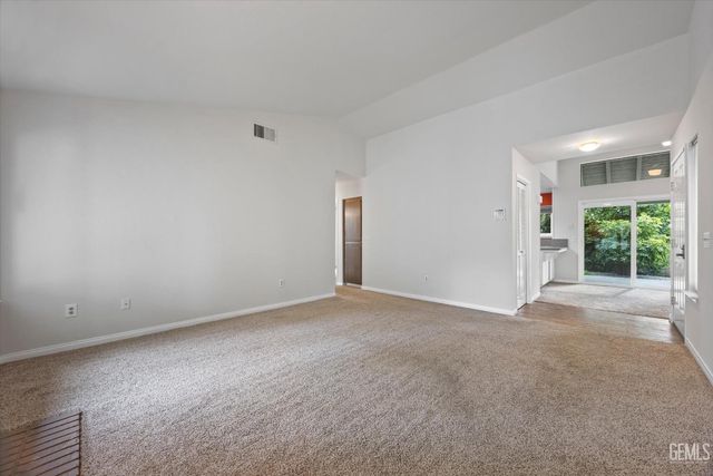 8000 Kroll Way 56, Bakersfield, CA 93311