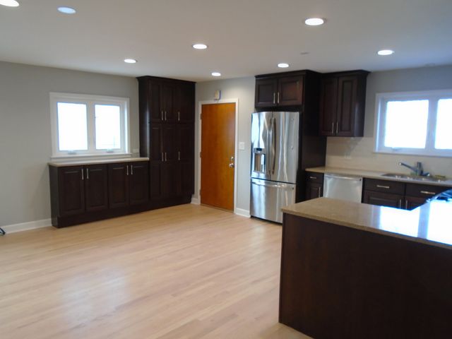 8258 N Octavia Avenue, Niles, IL 60714