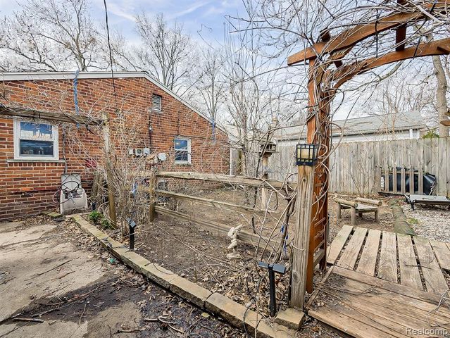 25038 Annapolis Street, Dearborn Heights, MI 48125