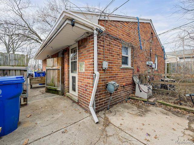 25038 Annapolis Street, Dearborn Heights, MI 48125