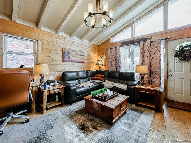 25038 Annapolis Street, Dearborn Heights, MI 48125