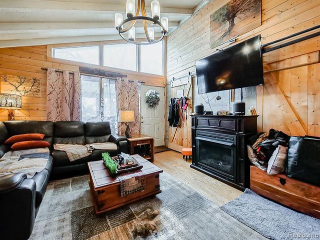 25038 Annapolis Street, Dearborn Heights, MI 48125