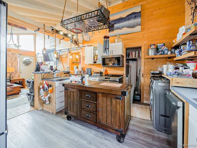 25038 Annapolis Street, Dearborn Heights, MI 48125